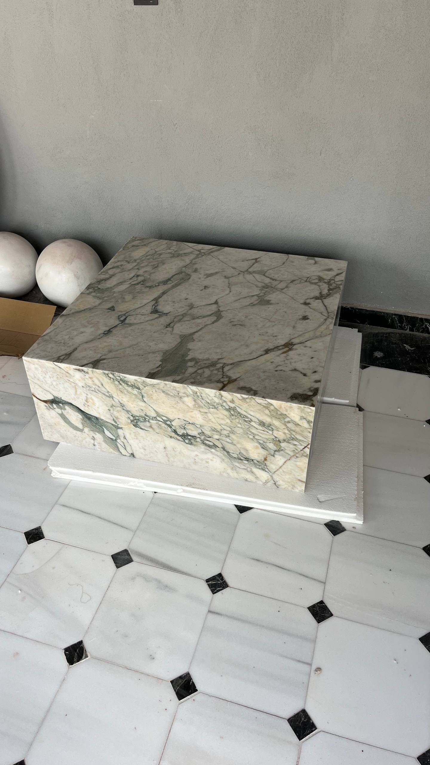 Calacatta Green Küp Orta Sehpa - Gönderime Hazır!