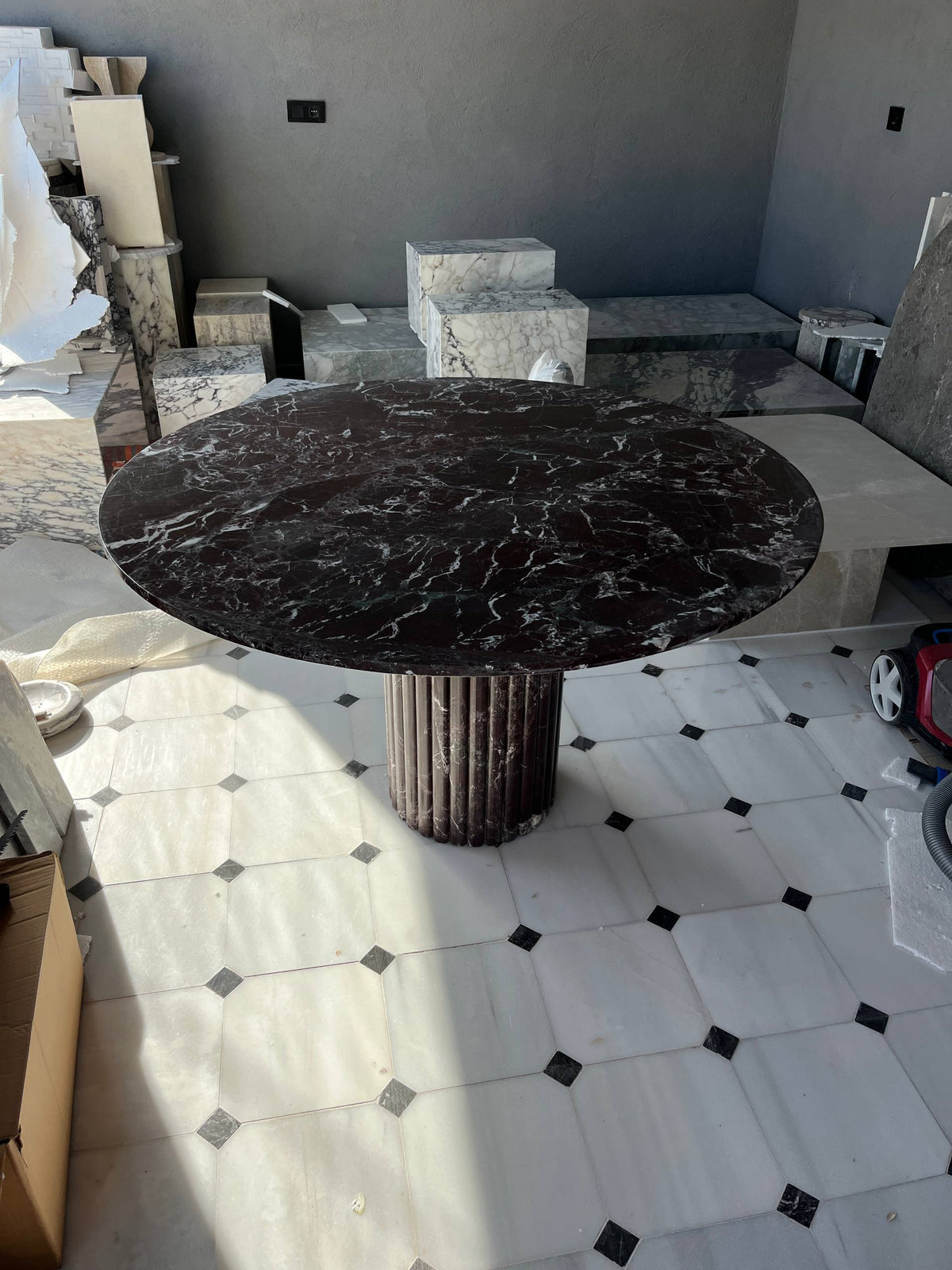 Fluted Ayaklı Rosso Levanto Yemek Masası - 130 cm - M3