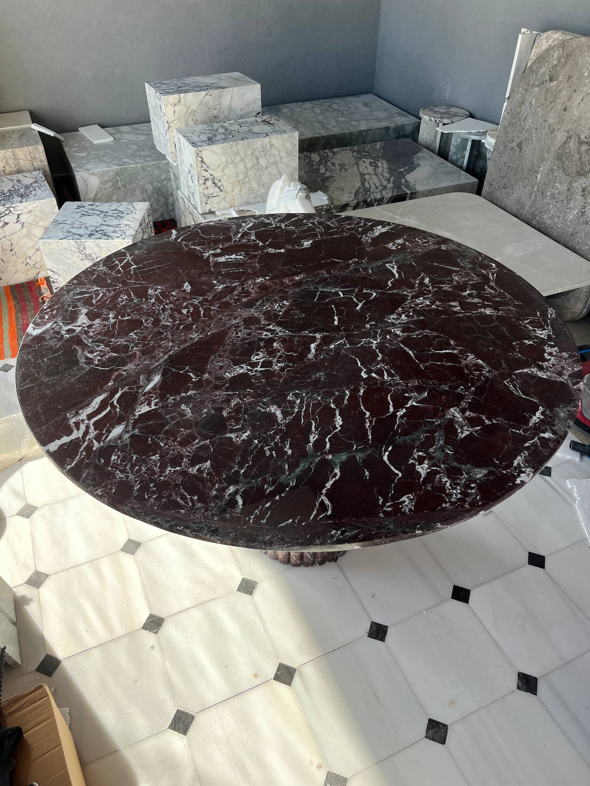 Fluted Ayaklı Rosso Levanto Yemek Masası - 130 cm - M3